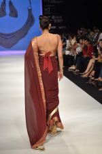 Model walks the ramp for Raksha Show at IIJW Day 4 on 22nd Aug 2012 (33).JPG